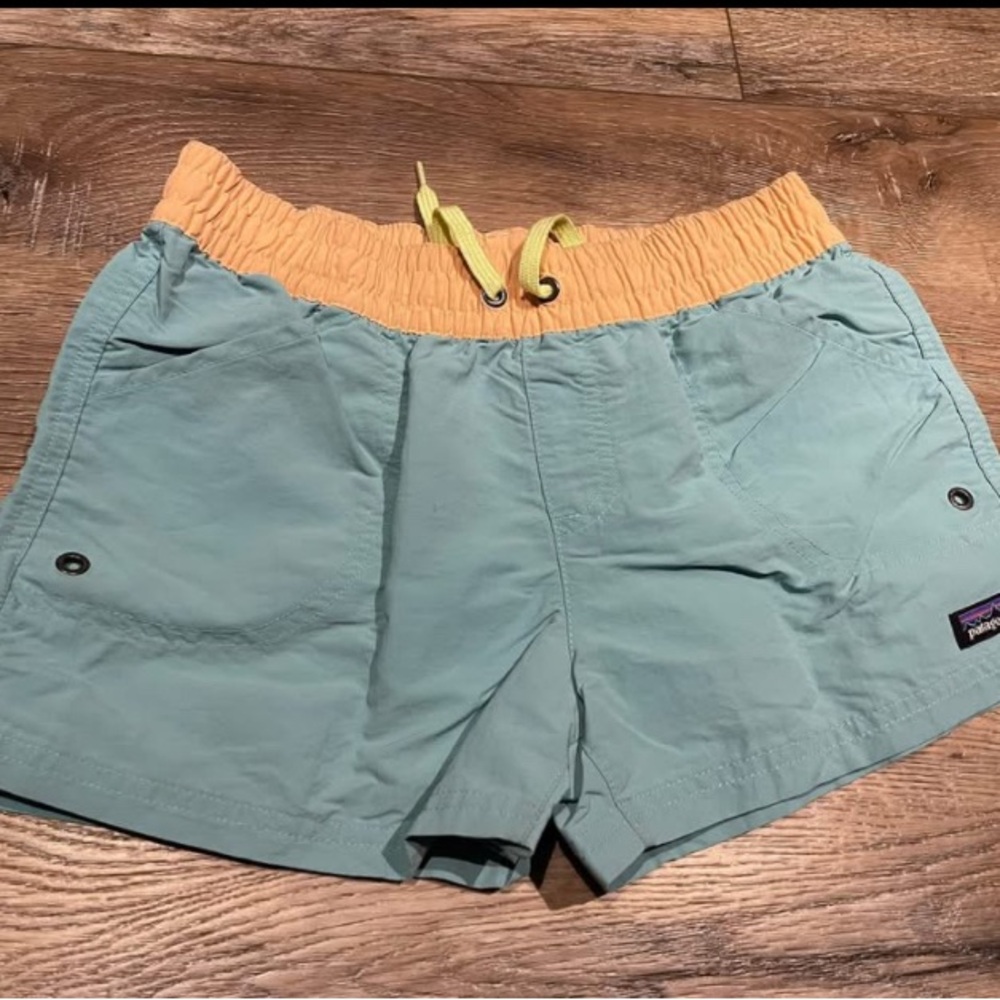 Patagonia | Costa Rica 3” shorts XL